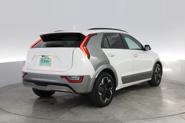 2023 Kia Niro EV — photo 2 of 20