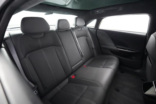 2022 Lucid Air — photo 4 of 21