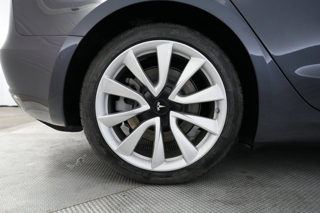 2019 Tesla Model 3 — photo 16 of 26
