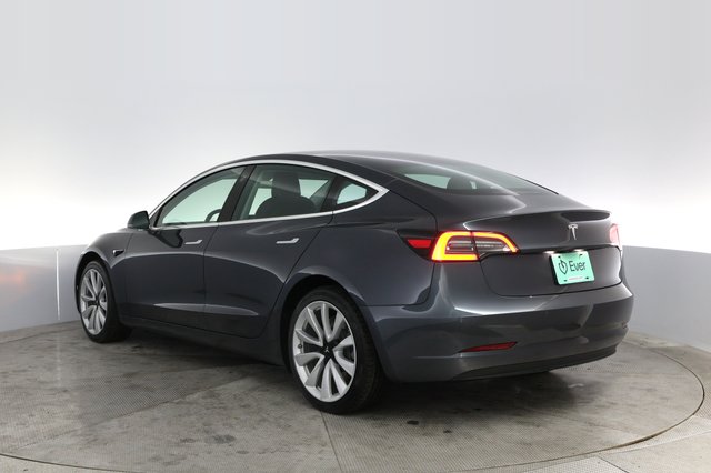 2019 Tesla Model 3 — photo 13 of 26