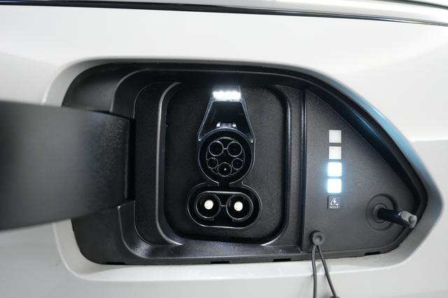2024 Hyundai Kona Electric — photo 8 of 20