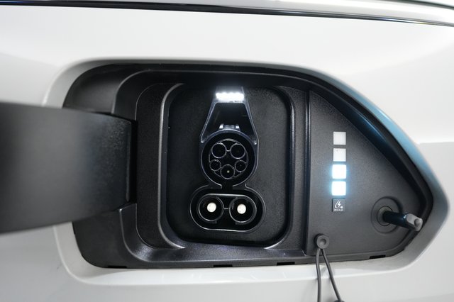 2024 Hyundai Kona Electric — photo 8 of 20