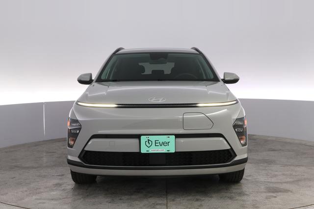 2024 Hyundai Kona Electric — photo 9 of 20