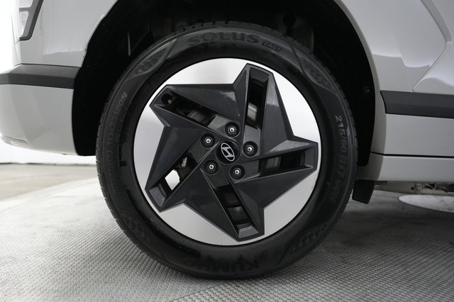 2024 Hyundai Kona Electric — photo 16 of 20