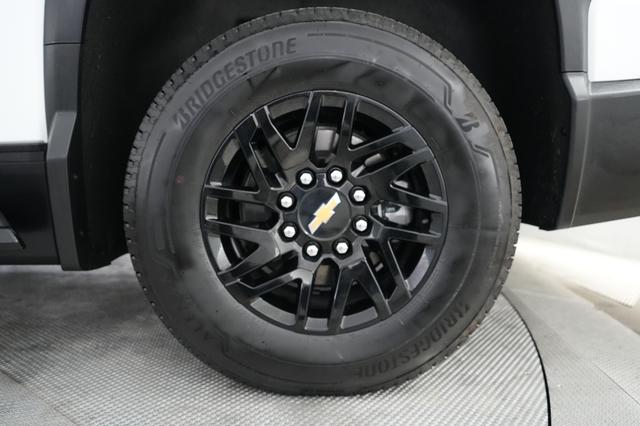 2025 Chevrolet Silverado EV — photo 7 of 15