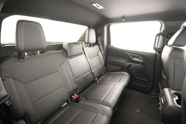 2025 Chevrolet Silverado EV — photo 4 of 15