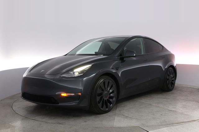 2025 Tesla Model Y — VIN 7SAYGDEF9SF310657