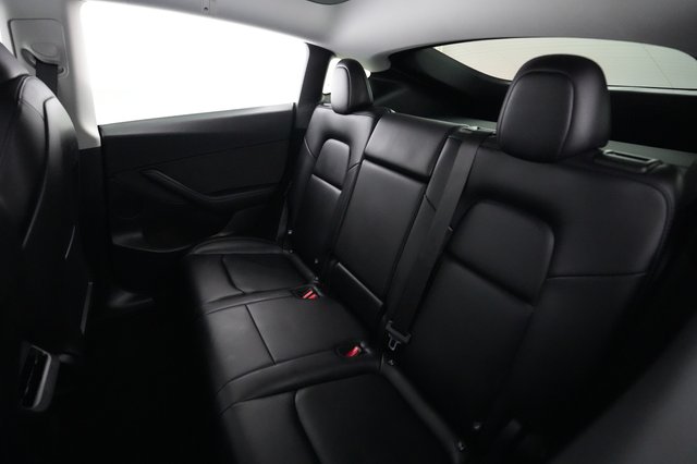 2025 Tesla Model Y — photo 19 of 21