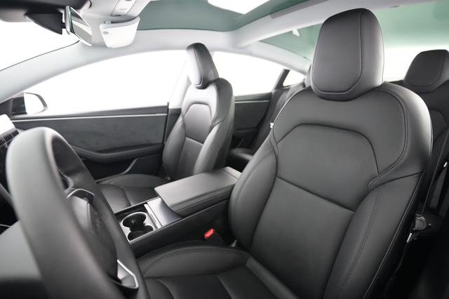 2025 Tesla Model 3 — photo 3 of 21