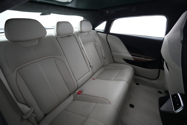 2023 Lucid Air — photo 4 of 20