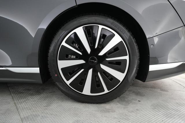 2023 Lucid Air — photo 7 of 20