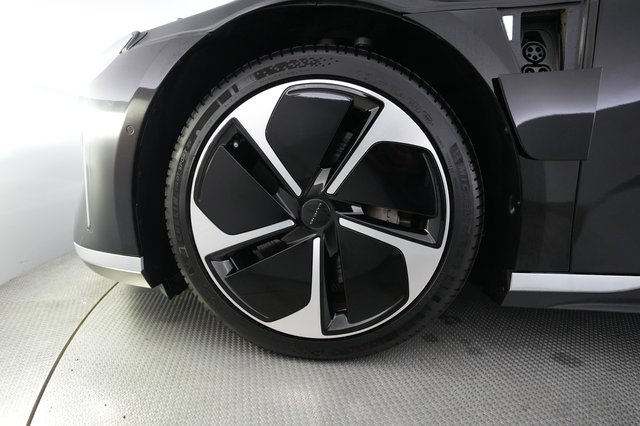 2023 Lucid Air — photo 15 of 21