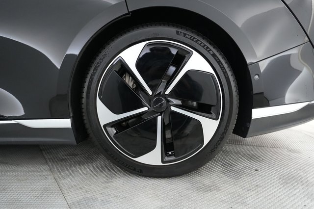 2023 Lucid Air — photo 7 of 21