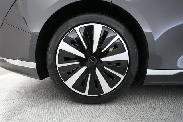 2023 Lucid Air — photo 17 of 20