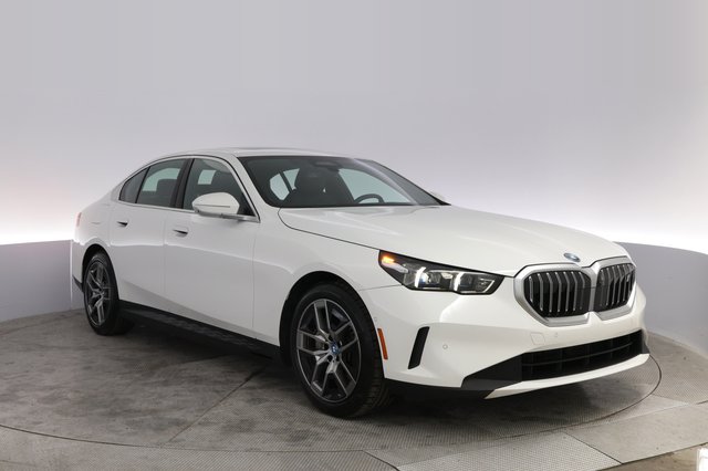 2024 BMW i5 — photo 10 of 20