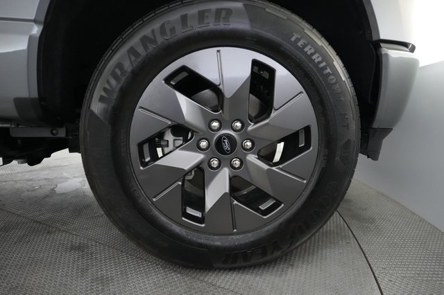 2024 Ford F-150 Lightning — photo 10 of 15