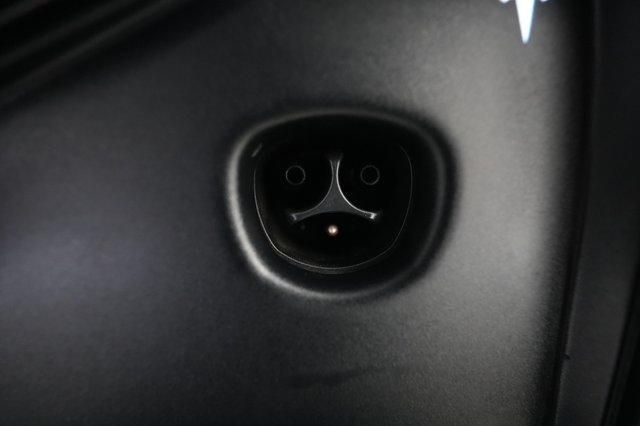 2023 Tesla Model X — photo 8 of 29