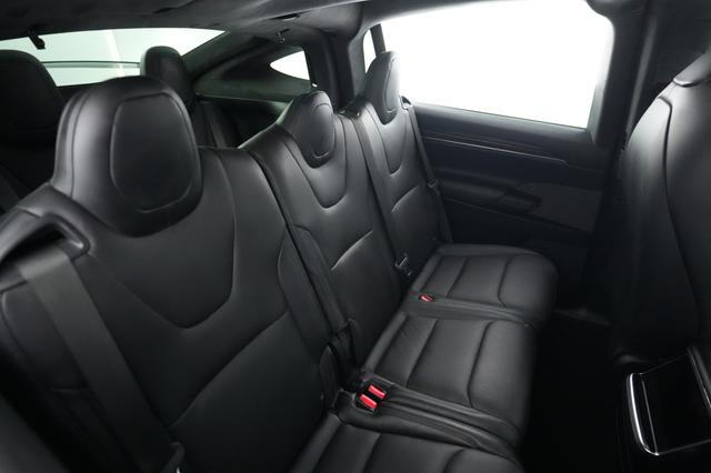 2023 Tesla Model X — photo 4 of 29
