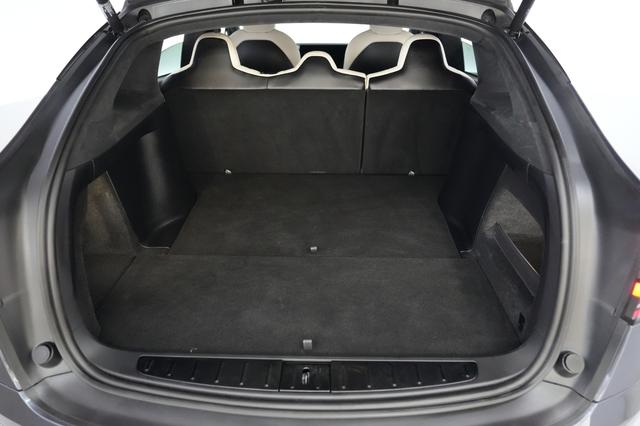 2023 Tesla Model X — photo 6 of 21