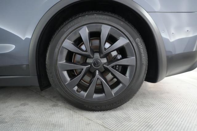 2023 Tesla Model X — photo 7 of 21