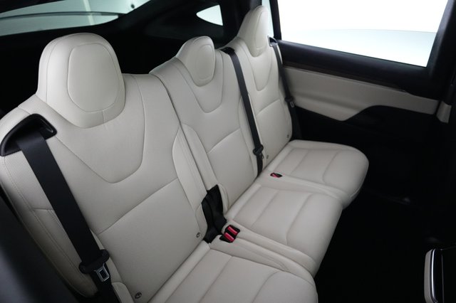 2023 Tesla Model X — photo 4 of 21