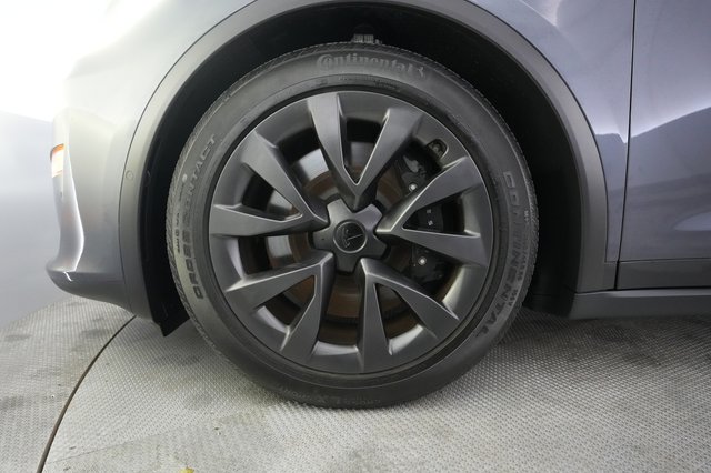 2023 Tesla Model X — photo 15 of 21