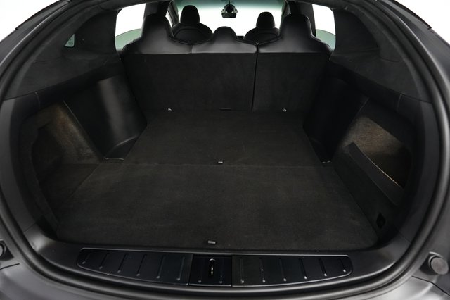 2023 Tesla Model X — photo 6 of 22
