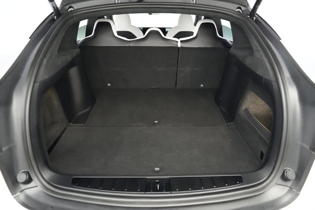 2023 Tesla Model X — photo 6 of 22