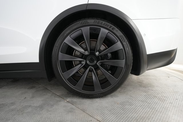 2023 Tesla Model X — photo 7 of 22