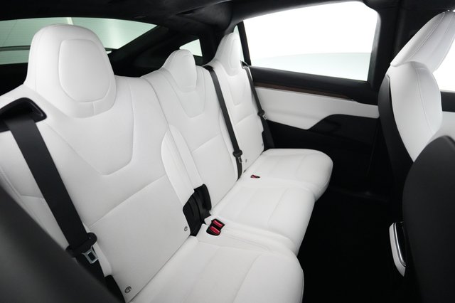 2023 Tesla Model X — photo 4 of 22