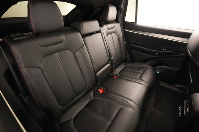 2024 Jeep Wagoneer S — photo 4 of 29