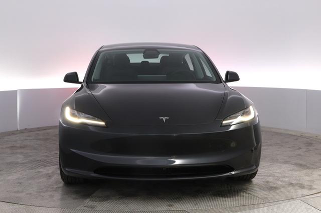 2025 Tesla Model 3 — photo 9 of 22