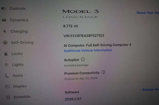 2025 Tesla Model 3 — photo 5 of 22