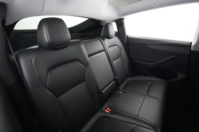 2026 Tesla Model Y — photo 4 of 22