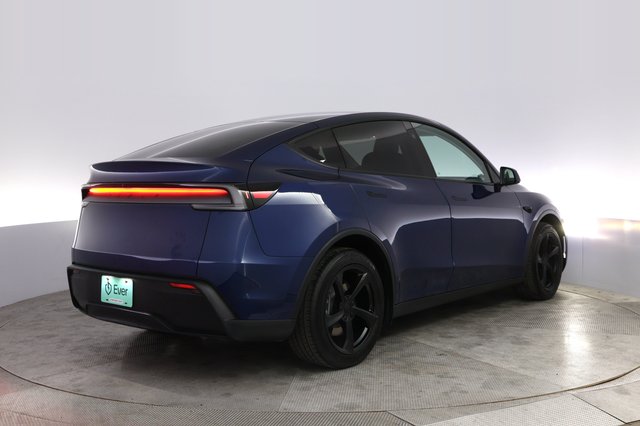 2026 Tesla Model Y — photo 2 of 22