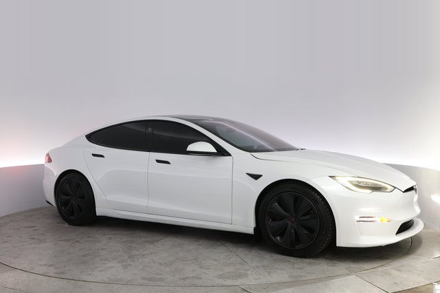 2022 Tesla Model S — photo 11 of 22