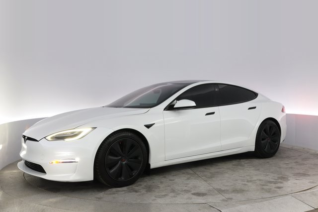 2022 Tesla Model S — photo 14 of 22