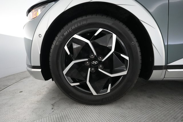 2024 Hyundai IONIQ 5 — photo 15 of 26