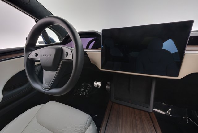 2023 Tesla Model X — photo 22 of 30