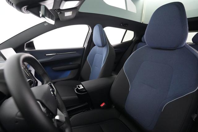 2025 Volvo EX30 — photo 3 of 21