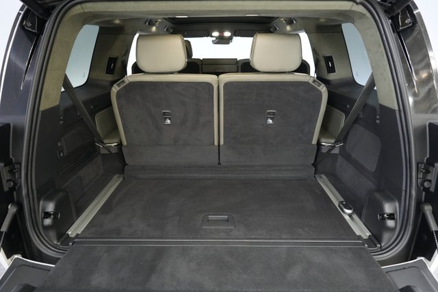 2024 Rivian R1S — photo 6 of 23