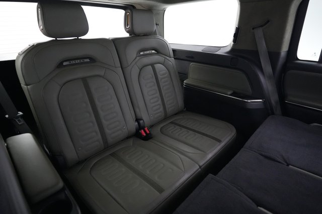 2024 Rivian R1S — photo 21 of 23