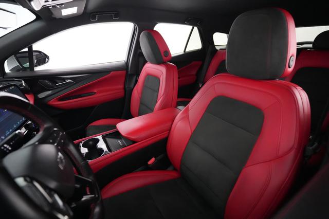 2024 Chevrolet Blazer EV — photo 3 of 20