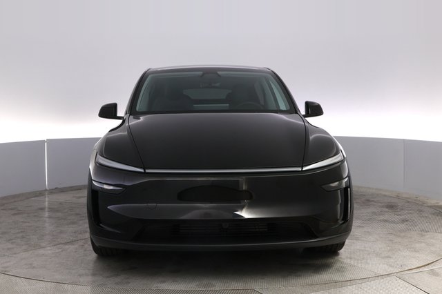 2026 Tesla Model Y — photo 9 of 24