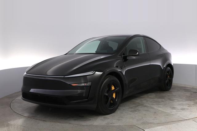 2026 Tesla Model Y — VIN 7SAYGDED5TF370032