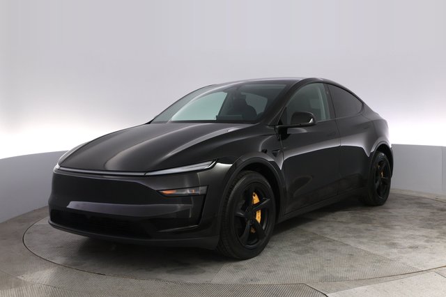 2026 Tesla Model Y — VIN 7SAYGDED5TF370032