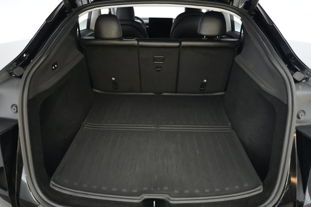 2026 Tesla Model Y — photo 6 of 24