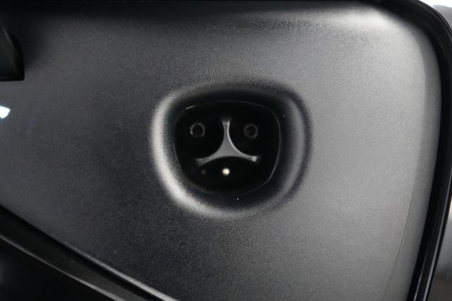 2026 Tesla Model Y — photo 8 of 24