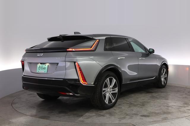 2024 Cadillac Lyriq — photo 2 of 20