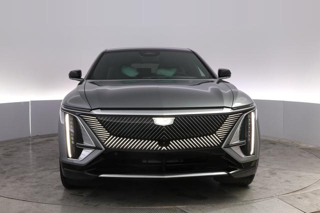 2024 Cadillac Lyriq — photo 9 of 20